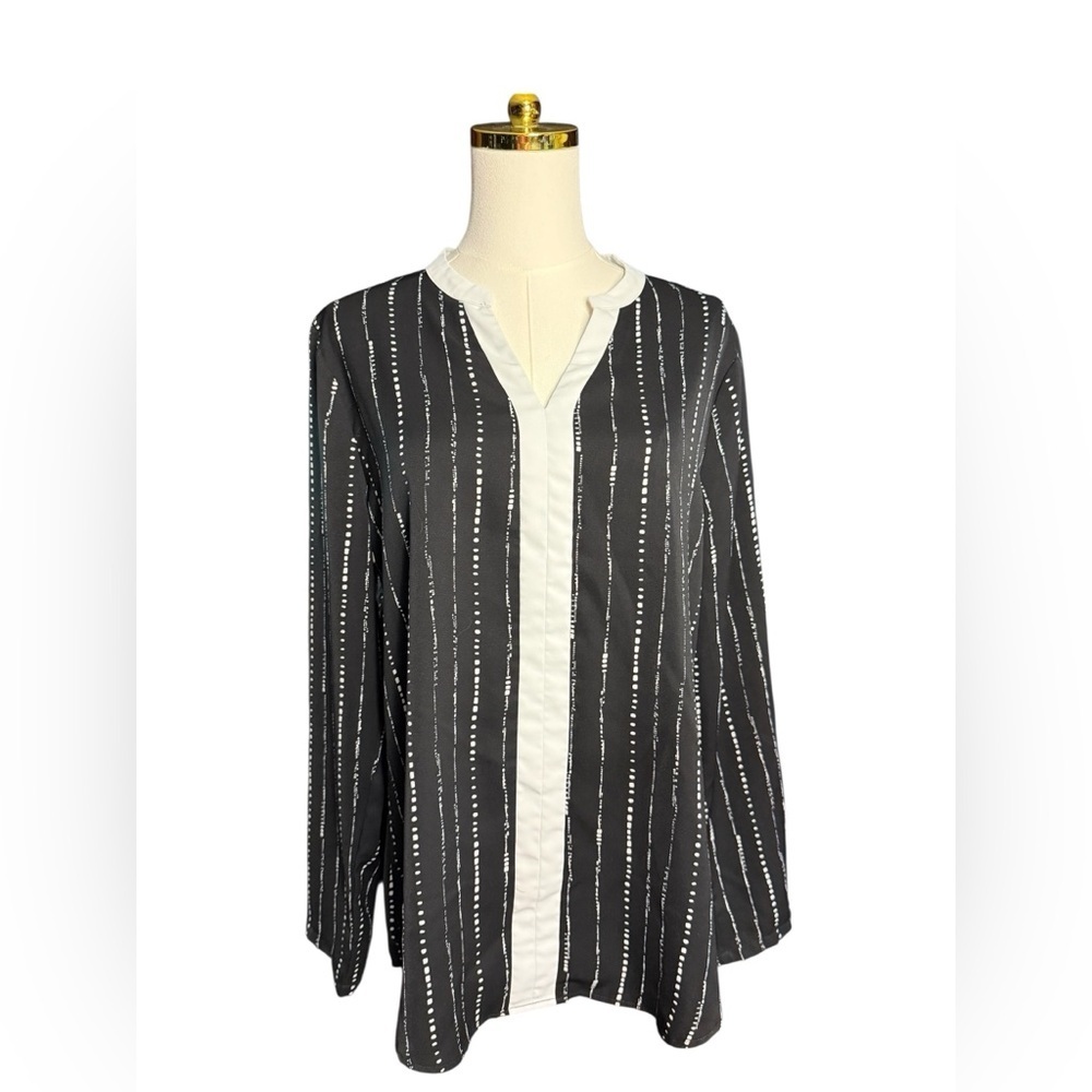 Gagarin Black and White Vertical Stripe Button-Front Blouse Tab Sleeve Size M